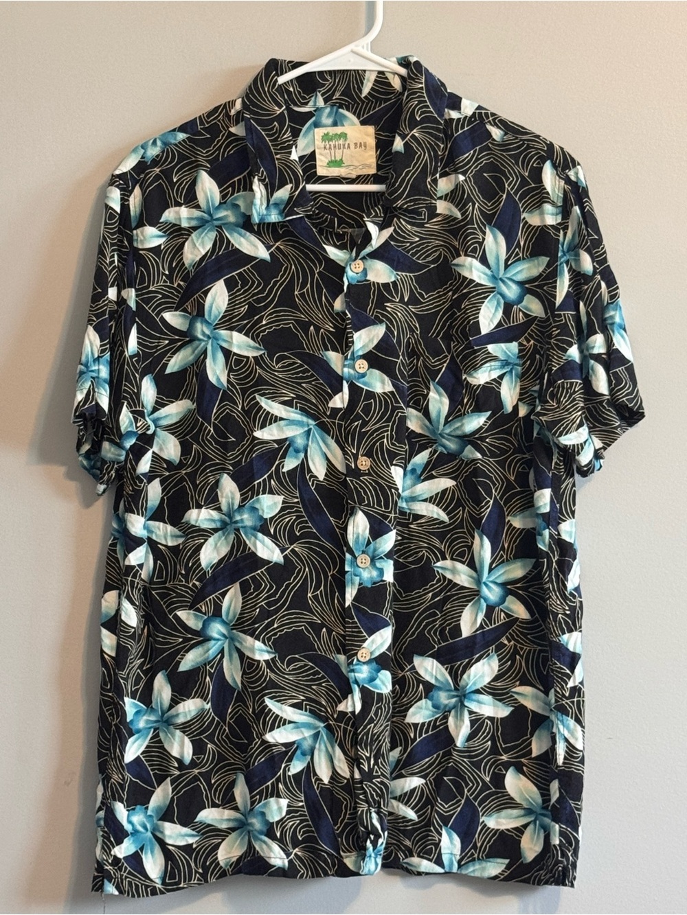 Kahuna Bay Hawaiian Shirt Men’s L Black Blue Floral 100% Viscose Aloha